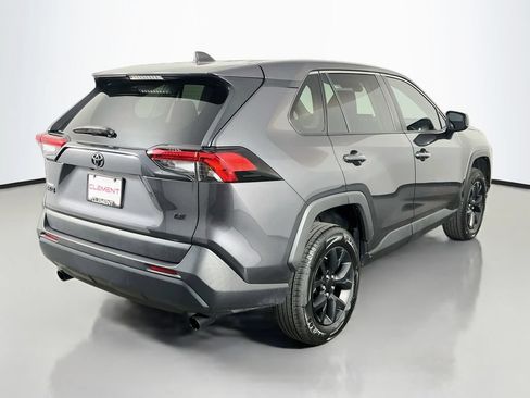 Used 2022 Toyota RAV4 LE FWD image 7