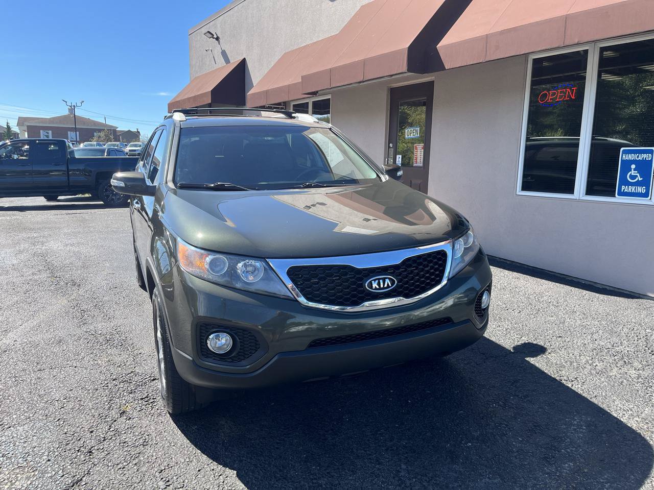Used 2013 Kia Sorento LX w/ Convenience Pkg AWD/4WD image 2
