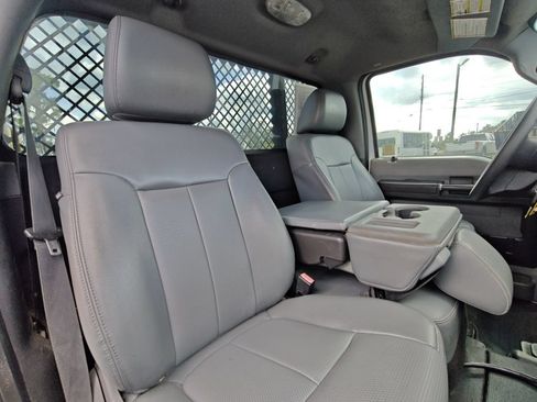 Used 2016 Ford F550 4x4 Regular Cab Super Duty image 32