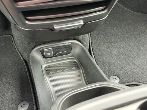 Used 2025 Chrysler Pacifica Select FWD image 52