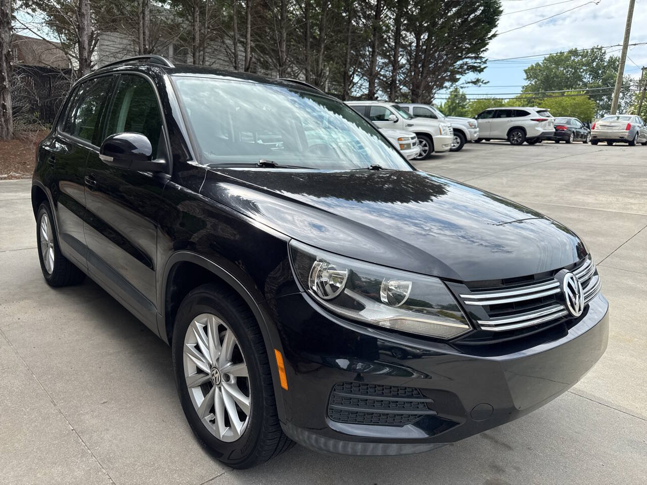 Used 2017 Volkswagen Tiguan S FWD image 7