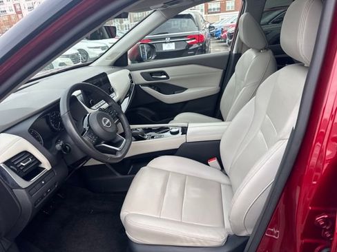 Used 2023 Nissan Rogue SL w/ SL Premium Package image 3