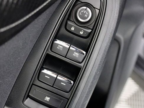 Used 2018 Subaru Crosstrek 2.0i AWD/4WD image 12