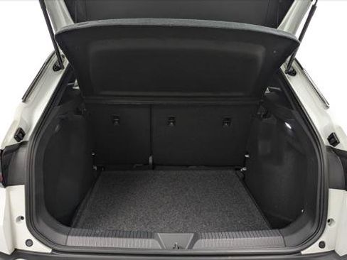 Used 2024 Volkswagen ID.4 2WD image 17