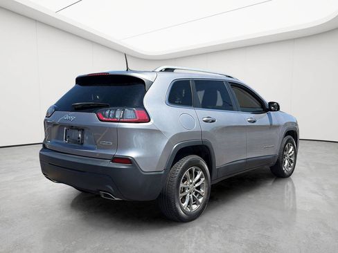 Used 2019 Jeep Cherokee Latitude Plus w/ Cold Weather Group AWD/4WD image 8