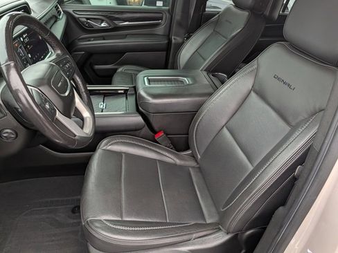 Used 2022 GMC Yukon XL Denali w/ Denali Ultimate Package image 9