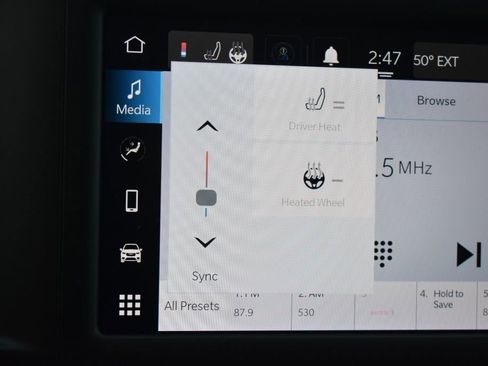 Used 2023 Chrysler Voyager LX image 34