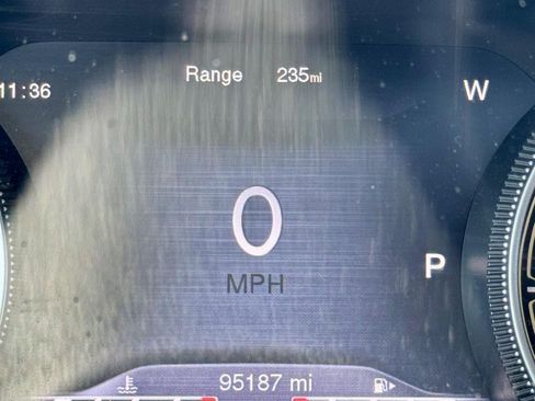 Used 2015 Jeep Cherokee Limited w/ Luxury Group FWD image 18