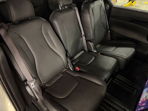 Used 2025 Kia Carnival SX FWD image 56