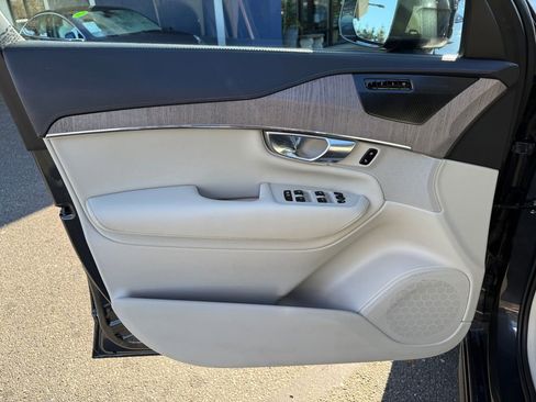 Used 2022 Volvo XC90 T8 Inscription w/ Advanced Package AWD/4WD image 11