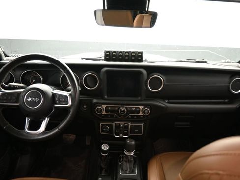 Used 2020 Jeep Gladiator Overland image 4