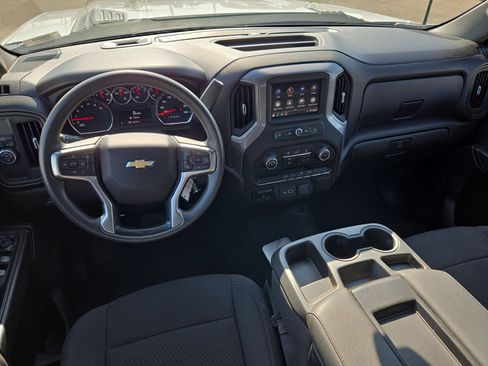 Used 2022 Chevrolet Silverado 2500 Custom w/ Custom Value Package RWD image 15