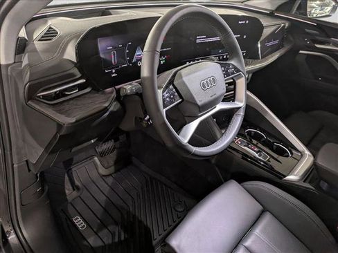 Used 2025 Audi Q5 Prestige image 12