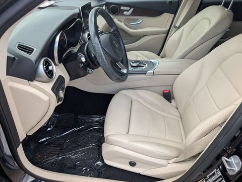 Certified 2019 Mercedes-Benz GLC 300 4MATIC image 11