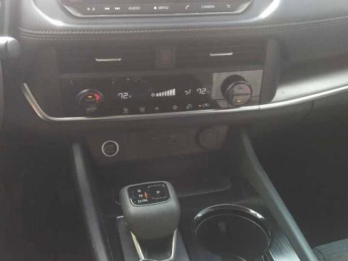 Used 2023 Nissan Rogue SV AWD/4WD image 6