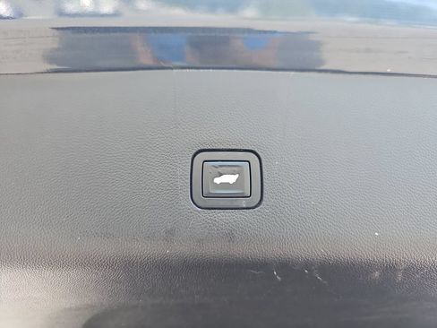 Used 2019 Chevrolet Traverse LT FWD image 31
