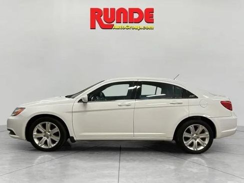 Used 2013 Chrysler 200 Touring FWD image 2