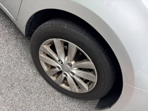 Used 2014 Kia Forte LX w/ Popular Package FWD image 4