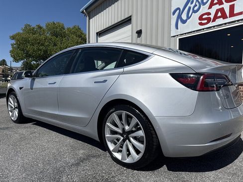 Used 2018 Tesla Model 3 Long Range image 9