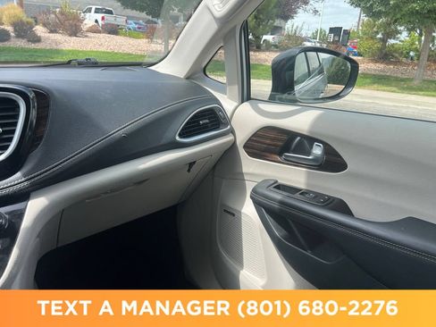 Used 2023 Chrysler Pacifica Limited w/ Uconnect Theater Family Group AWD/4WD image 24