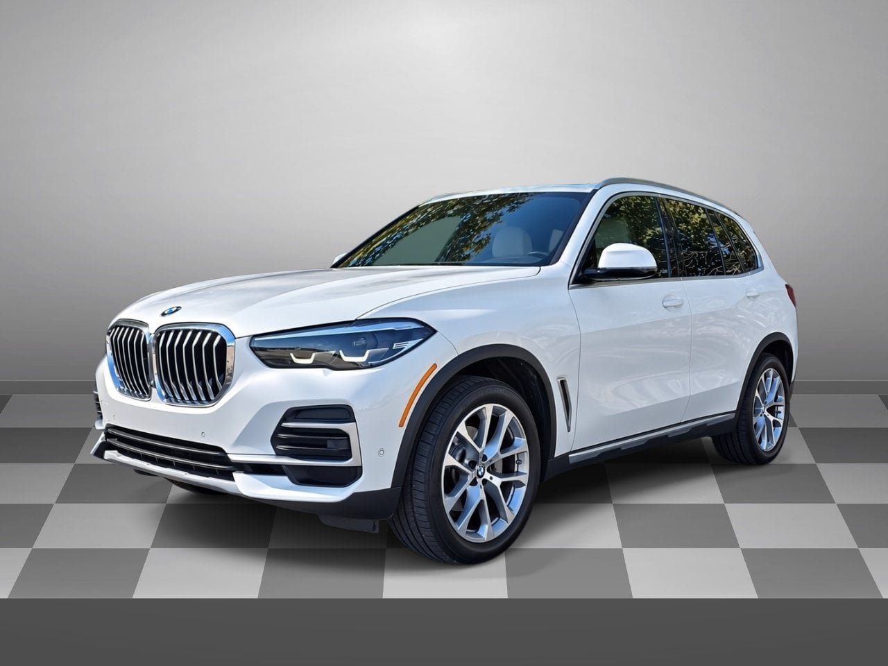 Used 2022 BMW X5 xDrive40i w/ Premium Package AWD/4WD image 3