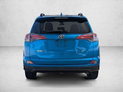 Used 2018 Toyota RAV4 LE FWD image 6