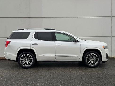 Used 2023 GMC Acadia Denali w/ Denali Ultimate Package image 8