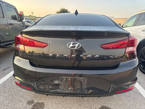 Used 2020 Hyundai Elantra SEL FWD image 3