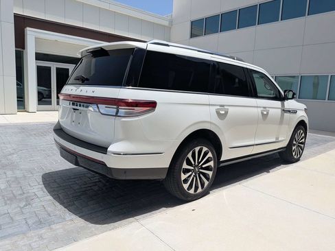Certified 2024 Lincoln Navigator Reserve AWD/4WD image 4