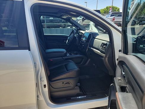 Used 2024 Nissan Titan PRO-4X w/ Pro-4x Convenience Package AWD/4WD image 16