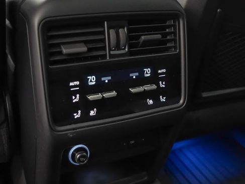 Certified 2025 Porsche Cayenne image 21