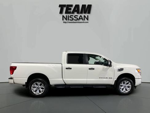 Used 2024 Nissan Titan SV w/ SV Convenience Package image 8