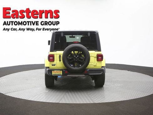 Used 2023 Jeep Wrangler Unlimited Sahara w/ Cold Weather Group image 40