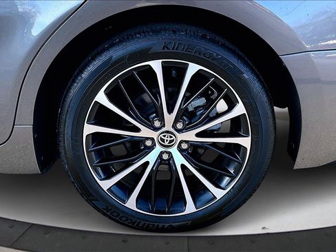 Used 2020 Toyota Camry SE image 31