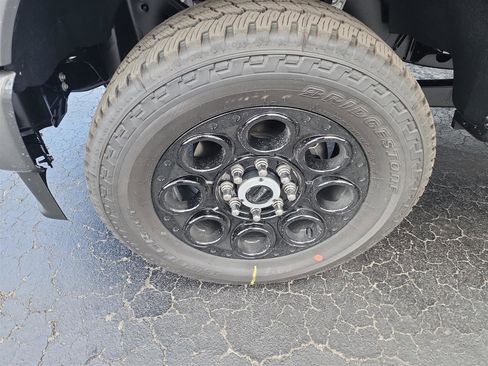 New 2025 Ford F350 Lariat w/ Lariat Ultimate Package image 9