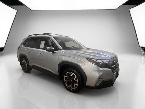 Used 2025 Subaru Forester Premium AWD/4WD image 1
