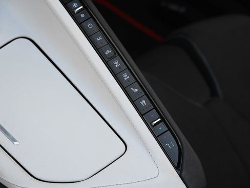 Used 2022 Chevrolet Corvette Stingray Premium Conv w/ Z51 Performance Package RWD image 24