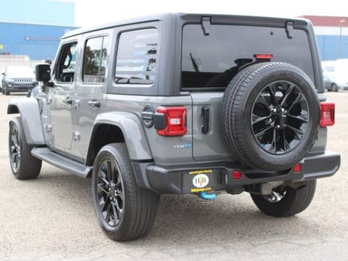 Used 2023 Jeep Wrangler Unlimited Sahara w/ Cold Weather Group AWD/4WD image 3