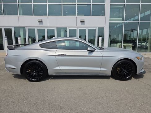 Used 2016 Ford Mustang Coupe RWD image 2