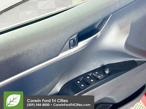 Used 2019 Toyota Camry LE FWD image 12