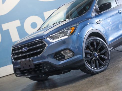 Used 2018 Ford Escape SE w/ SE Sport Appearance Package image 31