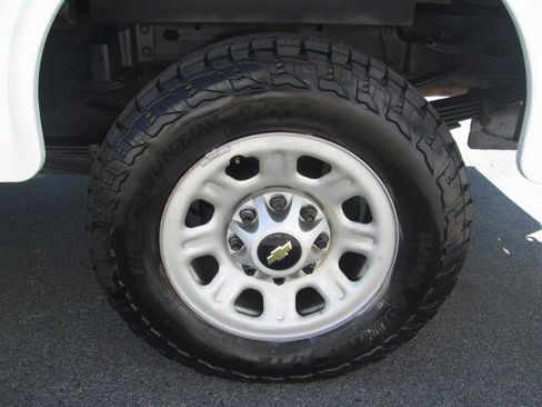 Used 2013 Chevrolet Silverado 3500 W/T AWD/4WD image 9
