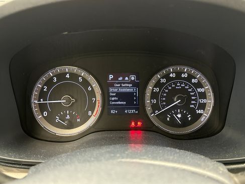 Used 2021 Hyundai Venue FWD image 9