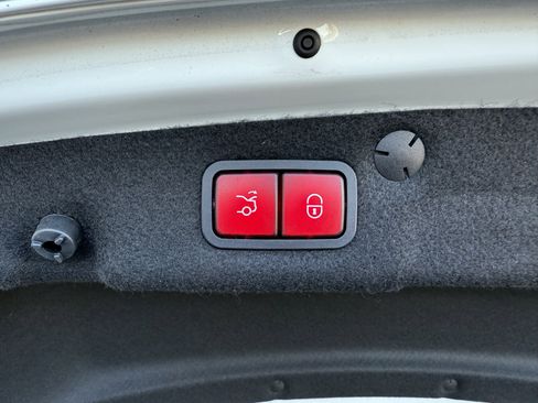 Used 2021 Mercedes-Benz C 300 Sedan image 9