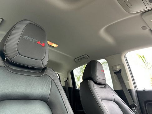 Used 2022 GMC Canyon AT4 w/ Driver Alert Package AWD/4WD image 17