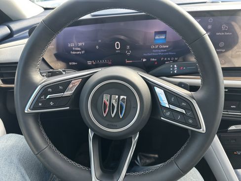 Certified 2025 Buick Envision Avenir image 15
