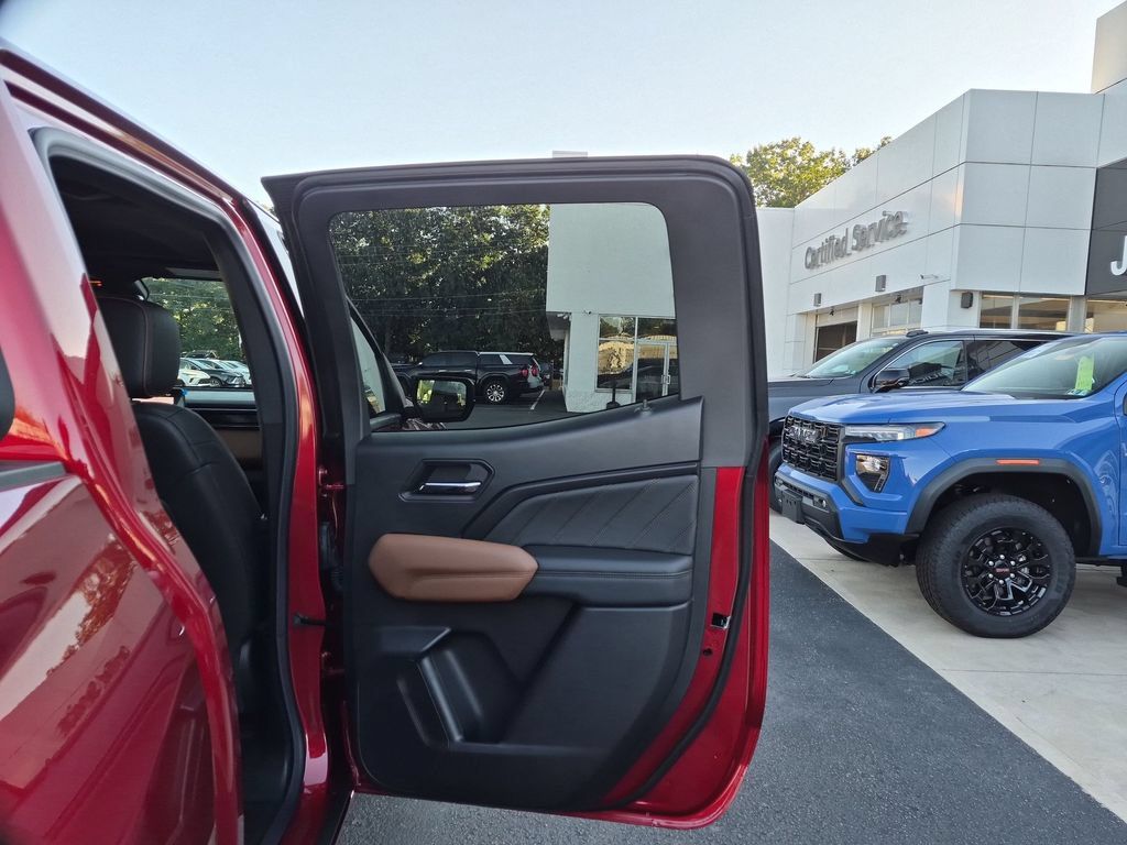 New 2026 GMC Canyon AT4 w/ Technology Plus Package AWD/4WD image 33