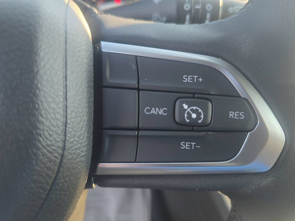 Used 2023 Jeep Compass Latitude AWD/4WD image 30