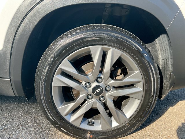 Used 2023 Kia Seltos S AWD/4WD image 20