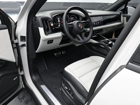 New 2026 Porsche Cayenne S AWD/4WD image 4